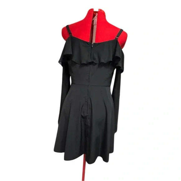 Hell bunny feminine goth dress - Picture 4 of 9